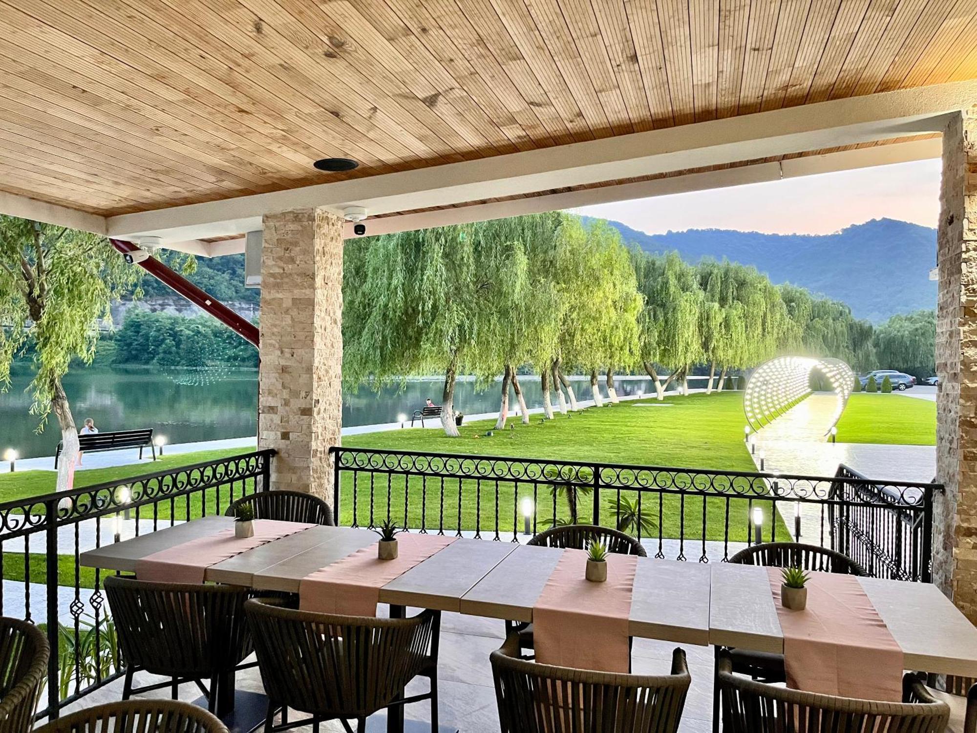 Vega Resort Restaurant & Lodge Orsova Exterior photo