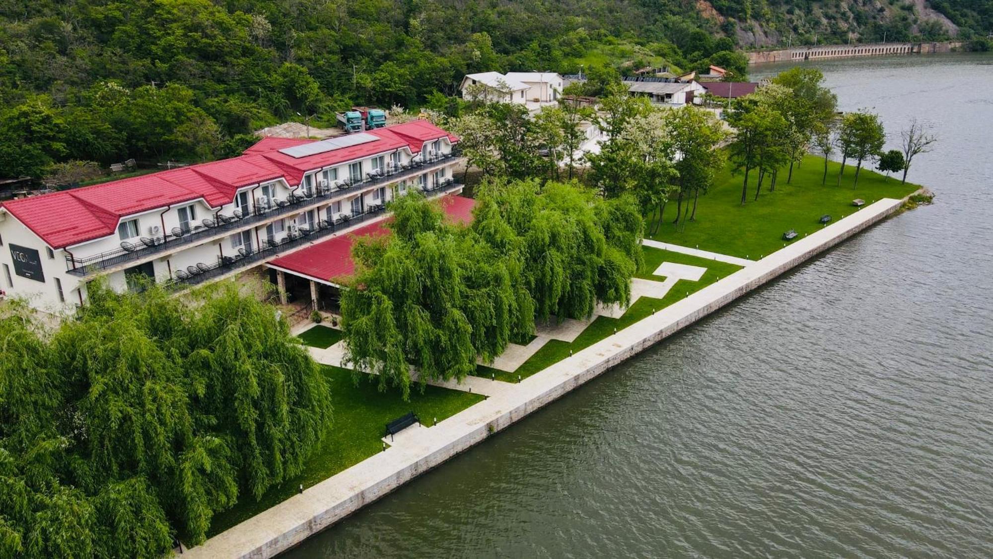 Vega Resort Restaurant & Lodge Orsova Exterior photo